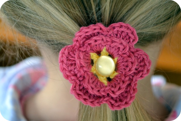 Crochet flower hair tie 