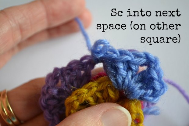 Crochet mini granny square 4- join as you go